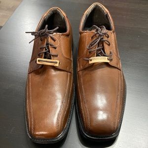 New with Flaw Dockers Men Dress Shoes Size 10M US